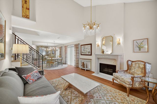 811 Burr Oaks Drive 1201, West Des Moines, IA 50266