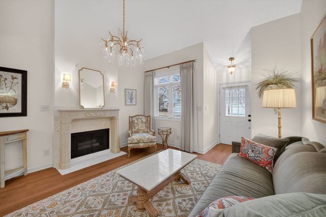 811 Burr Oaks Drive 1201, West Des Moines, IA 50266