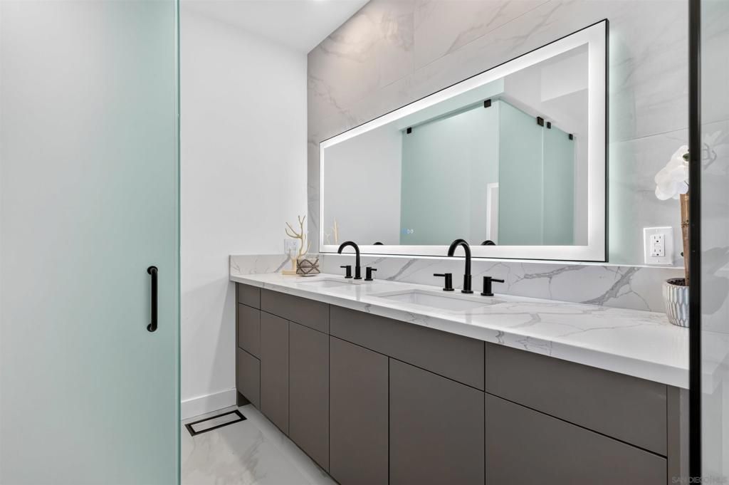 Image 13 of property listing at 5873 Madra Avenue, San Diego, CA 92120