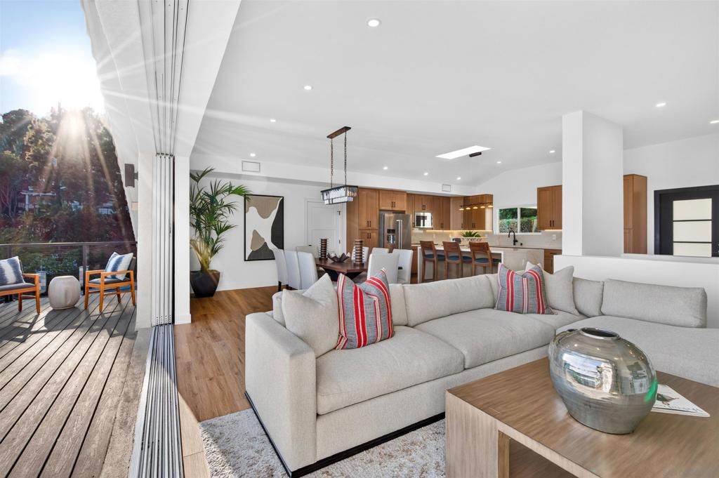 Image 7 of property listing at 5873 Madra Avenue, San Diego, CA 92120