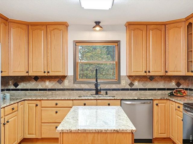 5239 W 13th Street Rd, Greeley, CO 80634