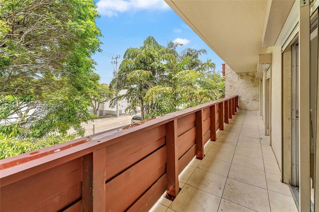1205 Mariposa Avenue 307, Coral Gables, FL 33146