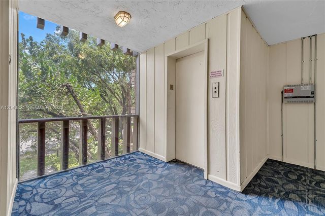 1205 Mariposa Avenue 307, Coral Gables, FL 33146