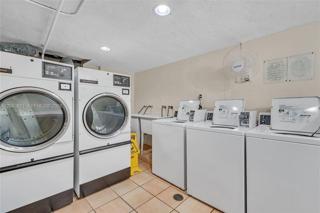 1205 Mariposa Avenue 307, Coral Gables, FL 33146