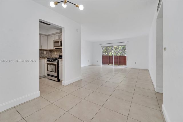 1205 Mariposa Avenue 307, Coral Gables, FL 33146