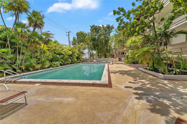 1205 Mariposa Avenue 307, Coral Gables, FL 33146