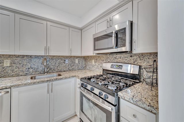 1205 Mariposa Avenue 307, Coral Gables, FL 33146