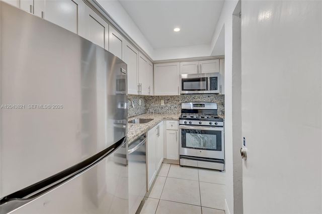 1205 Mariposa Avenue 307, Coral Gables, FL 33146