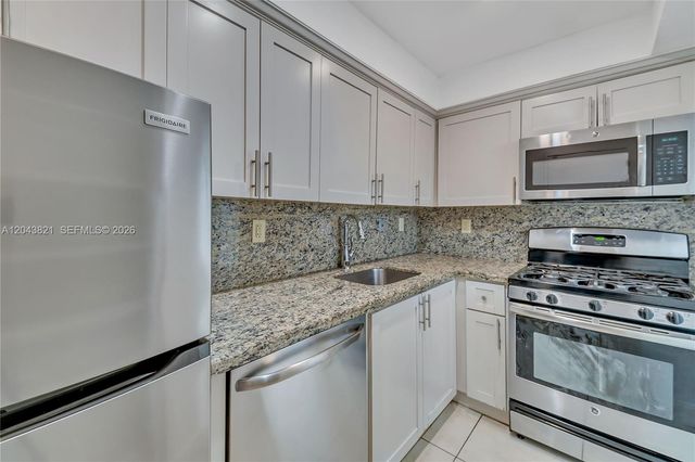 1205 Mariposa Avenue 307, Coral Gables, FL 33146
