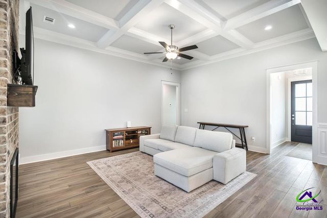 128 Woodwinds Court, Kathleen, GA 31047