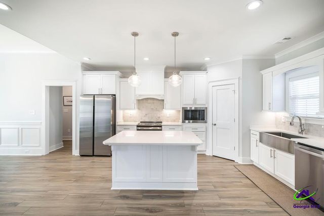 128 Woodwinds Court, Kathleen, GA 31047