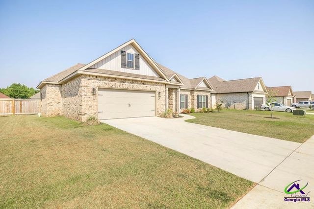 128 Woodwinds Court, Kathleen, GA 31047