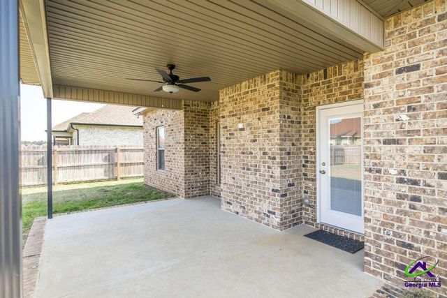 128 Woodwinds Court, Kathleen, GA 31047