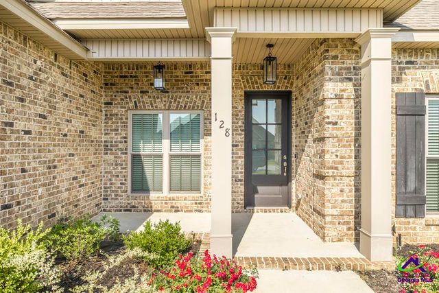 128 Woodwinds Court, Kathleen, GA 31047