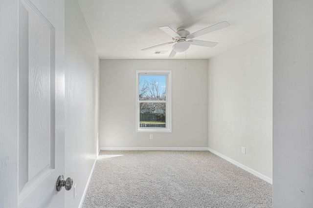 102 Chestnut Lane, Versailles, KY 40383