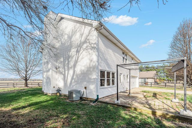 102 Chestnut Lane, Versailles, KY 40383