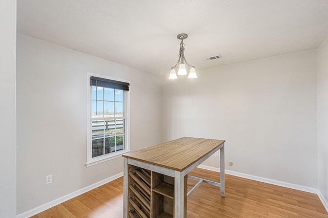 102 Chestnut Lane, Versailles, KY 40383