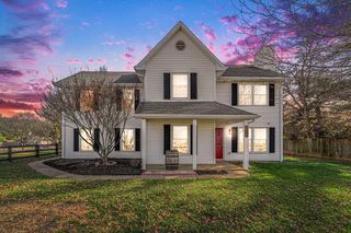 102 Chestnut Lane, Versailles, KY 40383