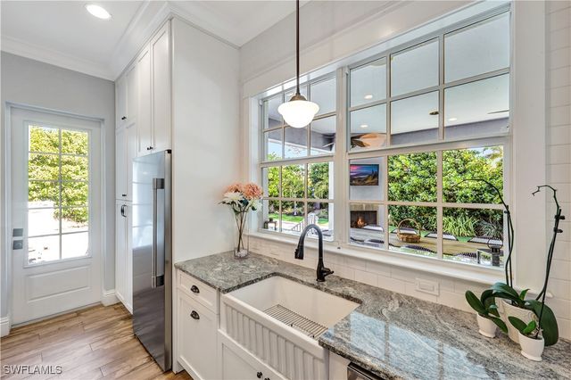 5288 Sand Dollar LN, Naples, FL 34103