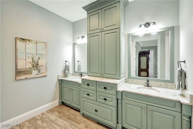 5288 Sand Dollar LN, Naples, FL 34103