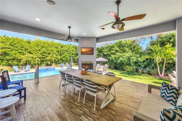 5288 Sand Dollar LN, Naples, FL 34103