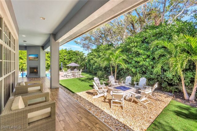 5288 Sand Dollar LN, Naples, FL 34103