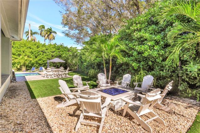 5288 Sand Dollar LN, Naples, FL 34103