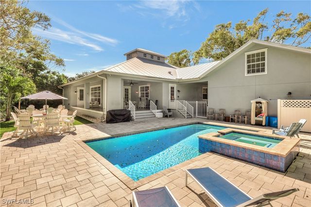 5288 Sand Dollar LN, Naples, FL 34103