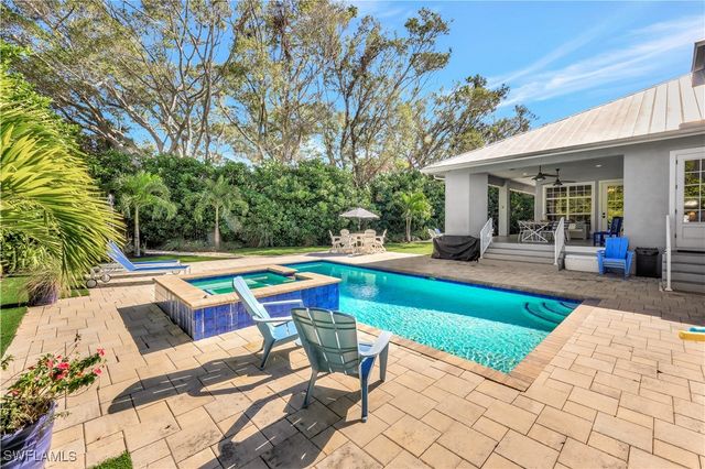 5288 Sand Dollar LN, Naples, FL 34103