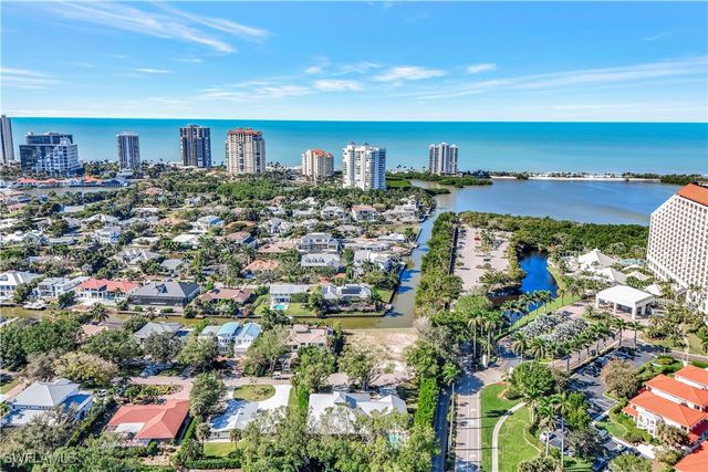 5288 Sand Dollar LN, Naples, FL 34103