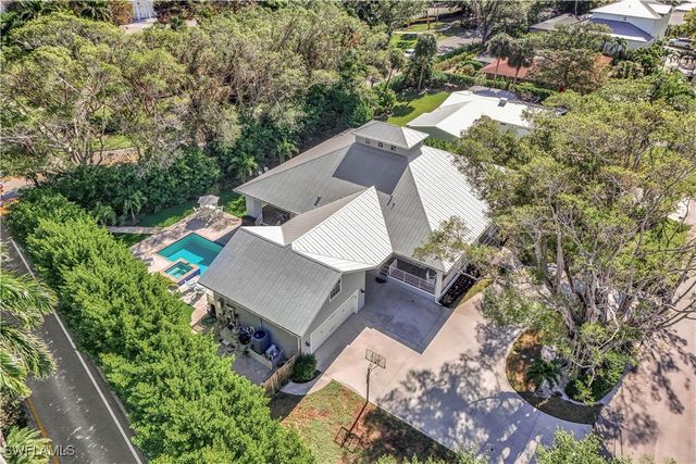 5288 Sand Dollar LN, Naples, FL 34103