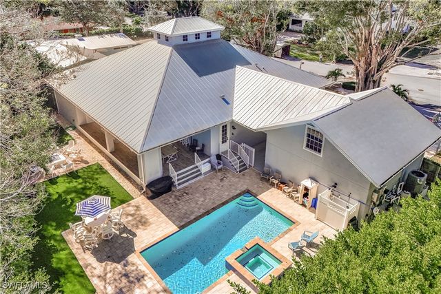 5288 Sand Dollar LN, Naples, FL 34103