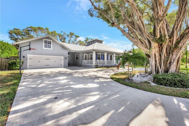 5288 Sand Dollar LN, Naples, FL 34103