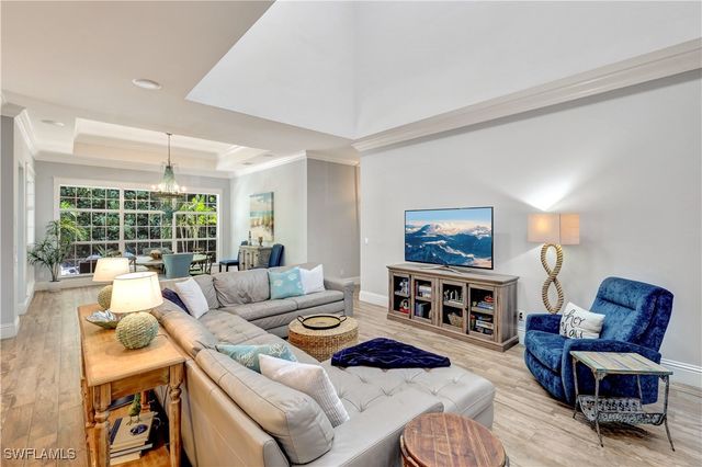 5288 Sand Dollar LN, Naples, FL 34103