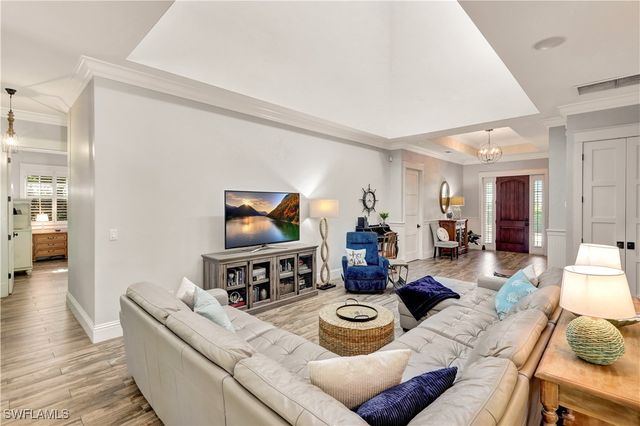 5288 Sand Dollar LN, Naples, FL 34103