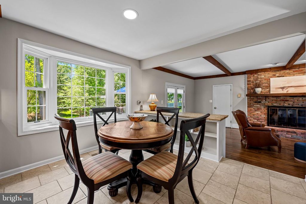 Image 13 of property listing at 467 YORKSHIRE DR, Severna Park, MD 21146