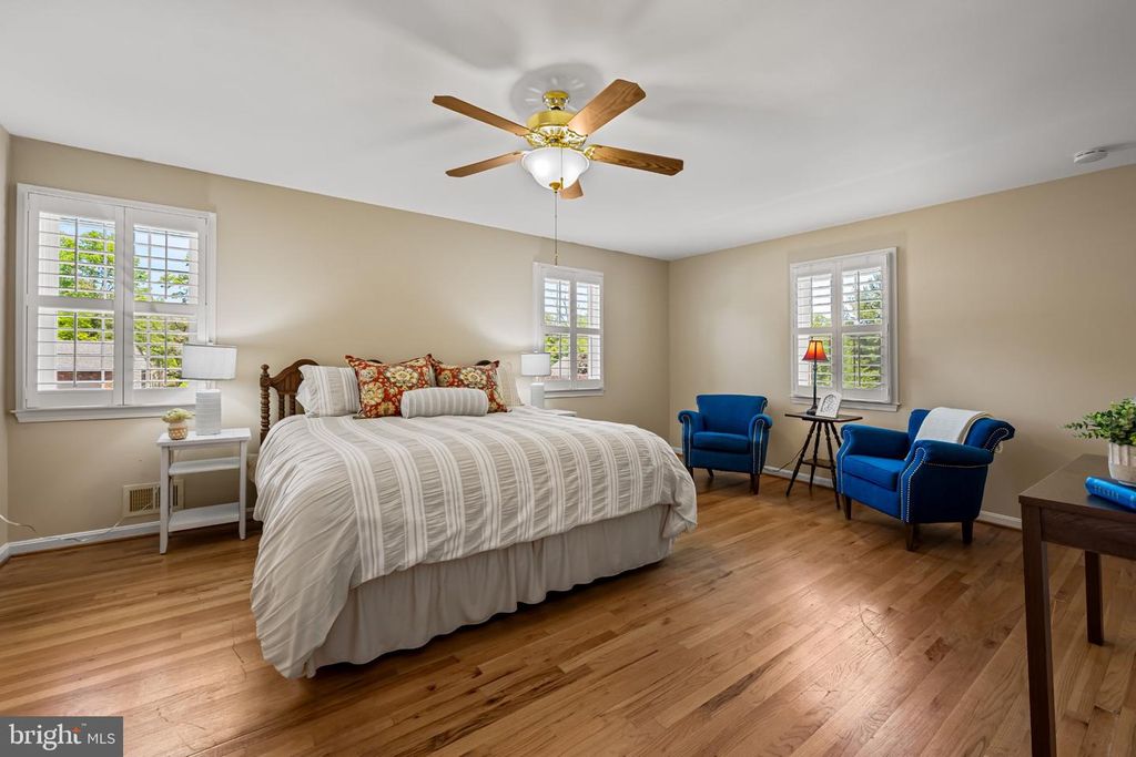Image 17 of property listing at 467 YORKSHIRE DR, Severna Park, MD 21146