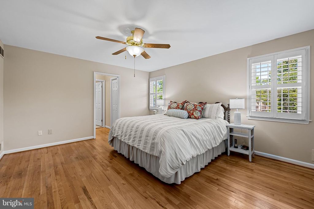 Image 19 of property listing at 467 YORKSHIRE DR, Severna Park, MD 21146