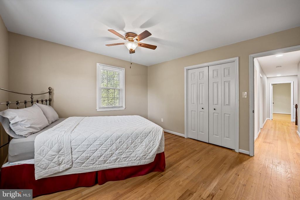 Image 23 of property listing at 467 YORKSHIRE DR, Severna Park, MD 21146