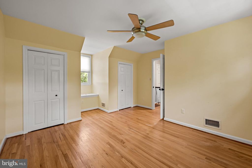 Image 28 of property listing at 467 YORKSHIRE DR, Severna Park, MD 21146