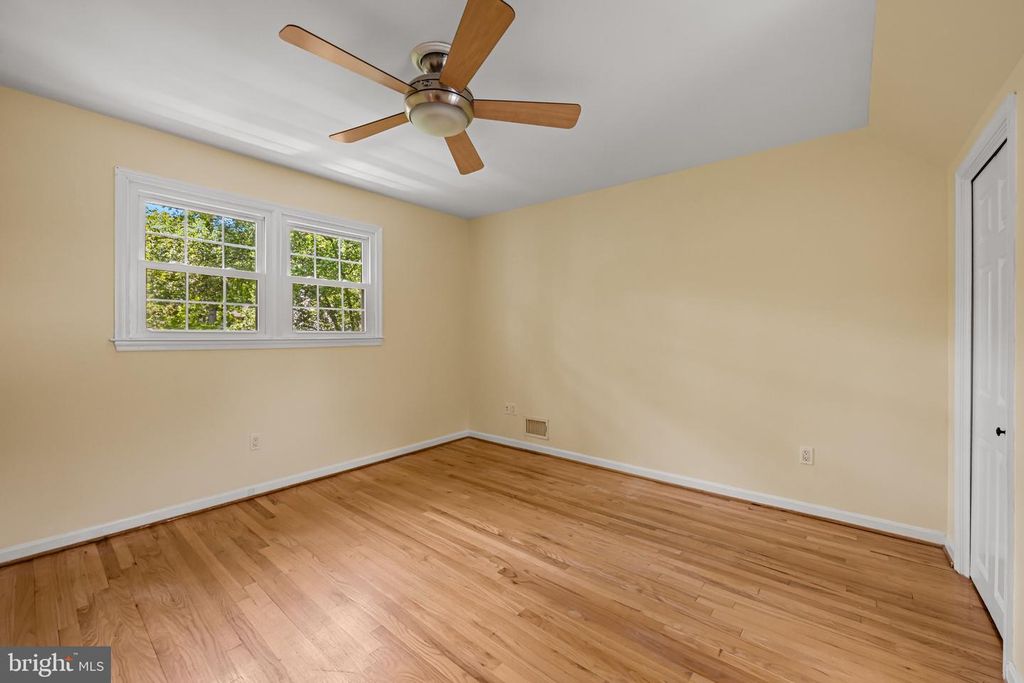 Image 29 of property listing at 467 YORKSHIRE DR, Severna Park, MD 21146