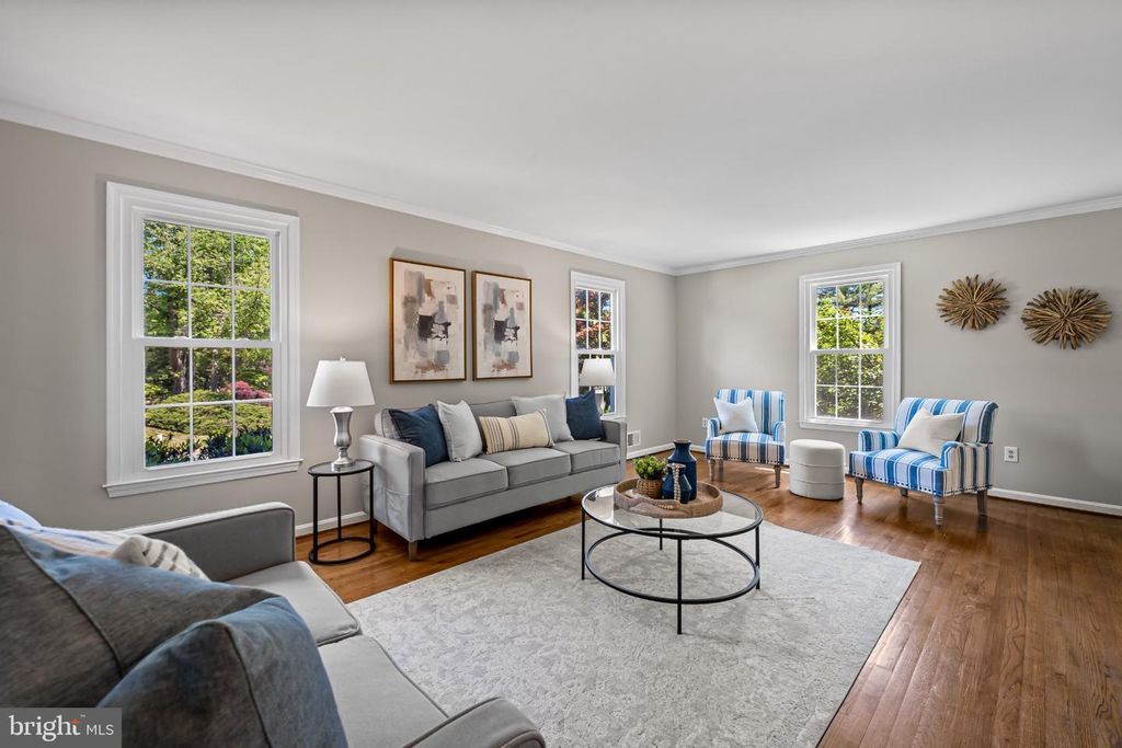 Image 3 of property listing at 467 YORKSHIRE DR, Severna Park, MD 21146