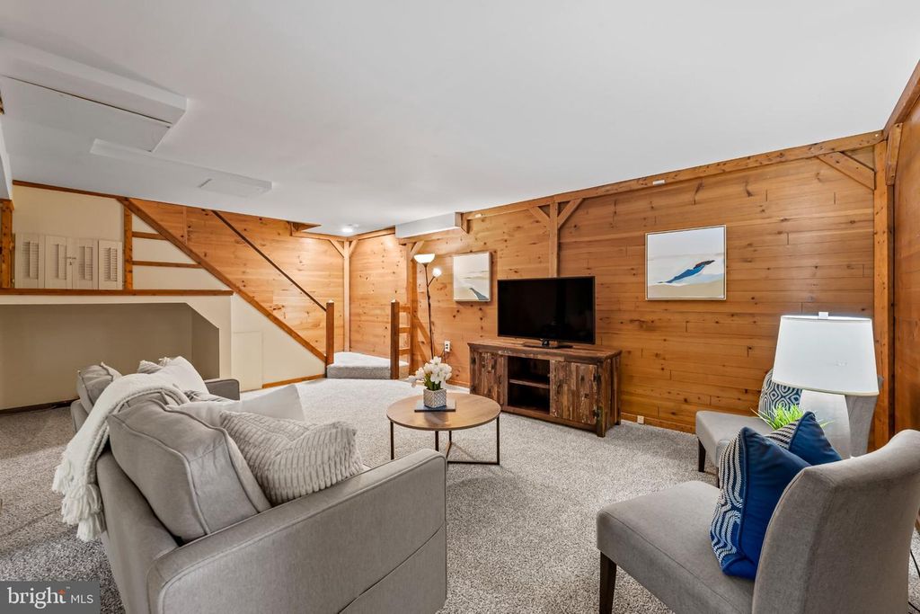 Image 30 of property listing at 467 YORKSHIRE DR, Severna Park, MD 21146