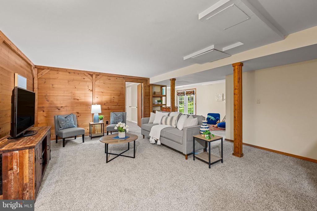 Image 32 of property listing at 467 YORKSHIRE DR, Severna Park, MD 21146