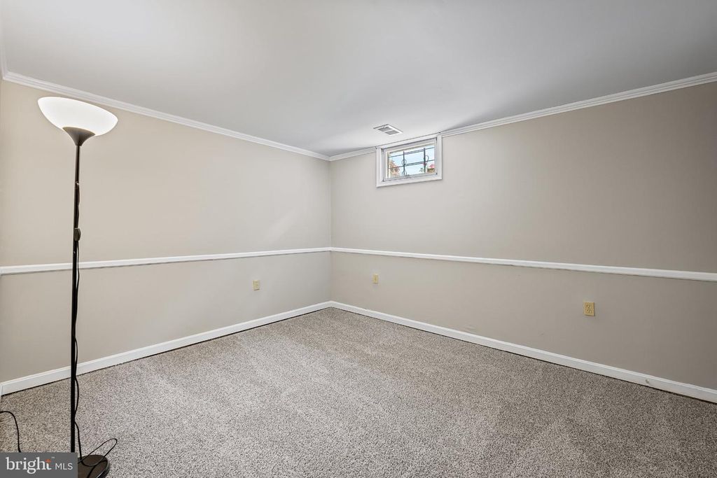 Image 33 of property listing at 467 YORKSHIRE DR, Severna Park, MD 21146