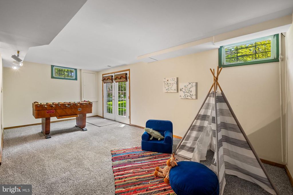 Image 35 of property listing at 467 YORKSHIRE DR, Severna Park, MD 21146