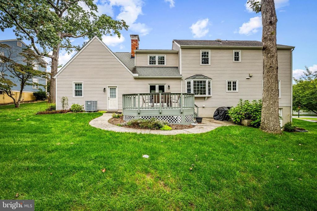 Image 38 of property listing at 467 YORKSHIRE DR, Severna Park, MD 21146