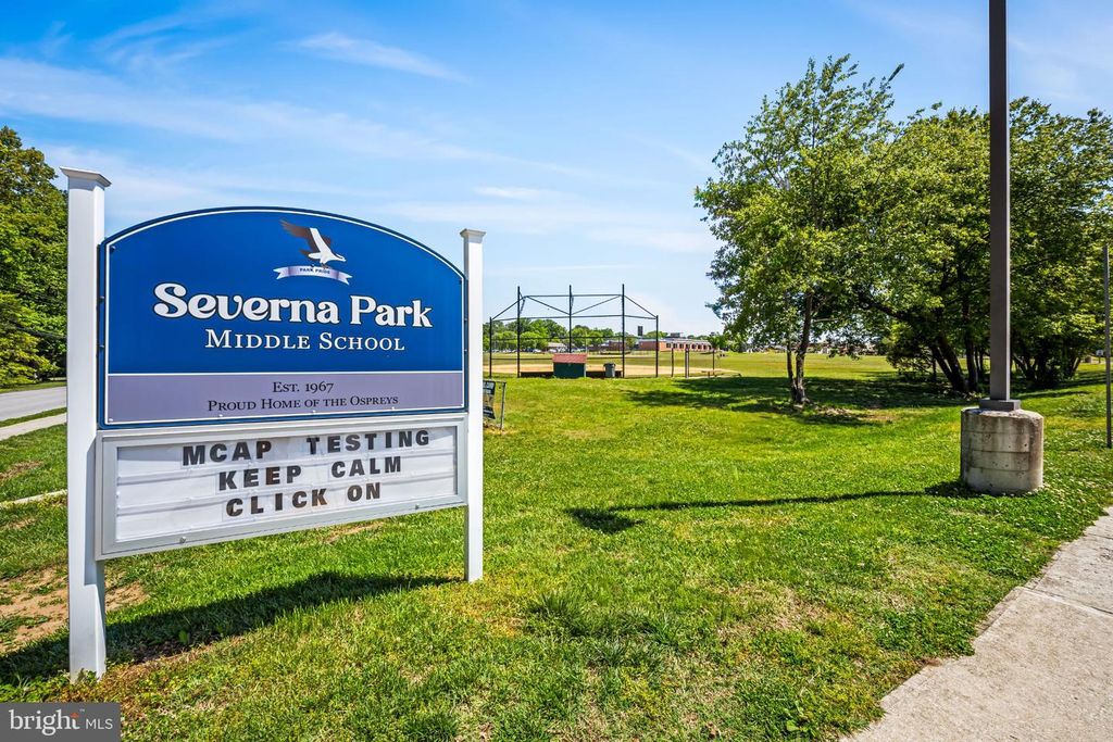 Image 45 of property listing at 467 YORKSHIRE DR, Severna Park, MD 21146
