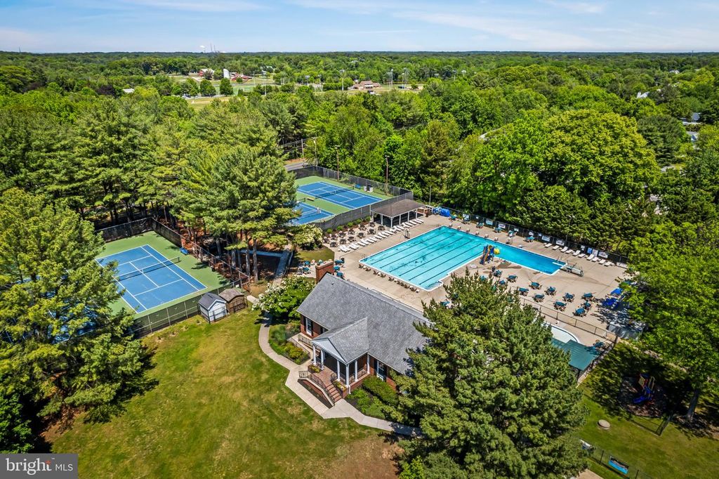 Image 53 of property listing at 467 YORKSHIRE DR, Severna Park, MD 21146