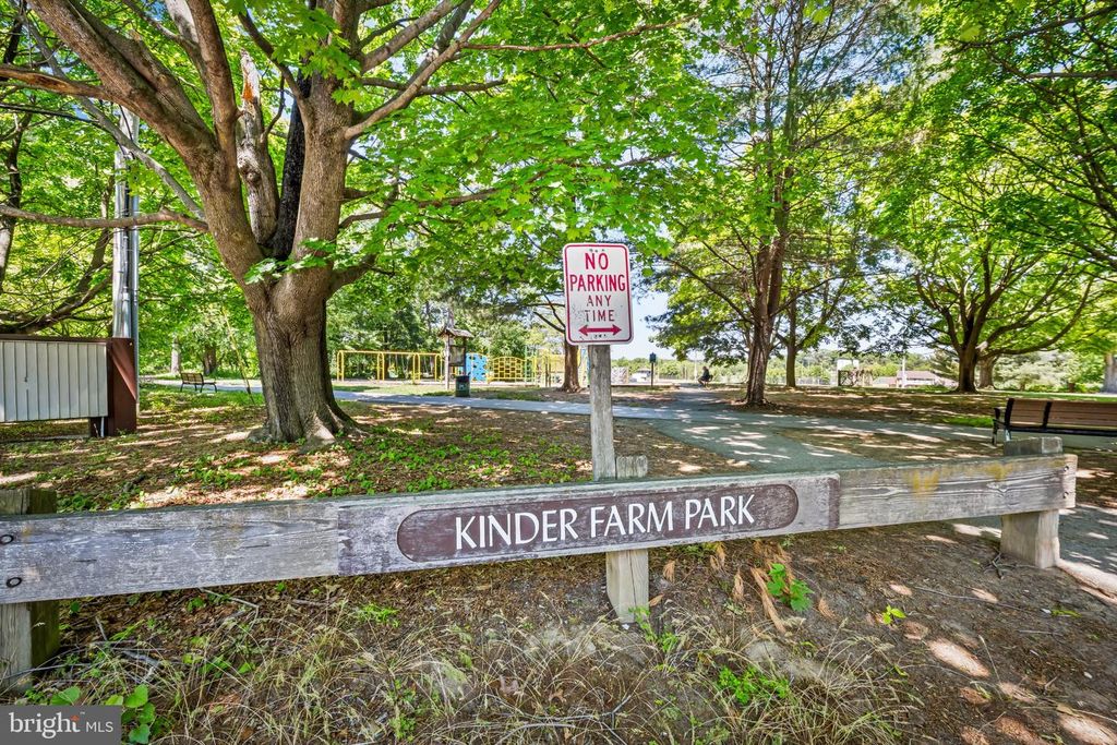Image 54 of property listing at 467 YORKSHIRE DR, Severna Park, MD 21146